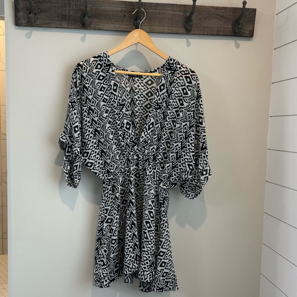 Apt 9 Black / white sheer swimsuit coverup dress, size M